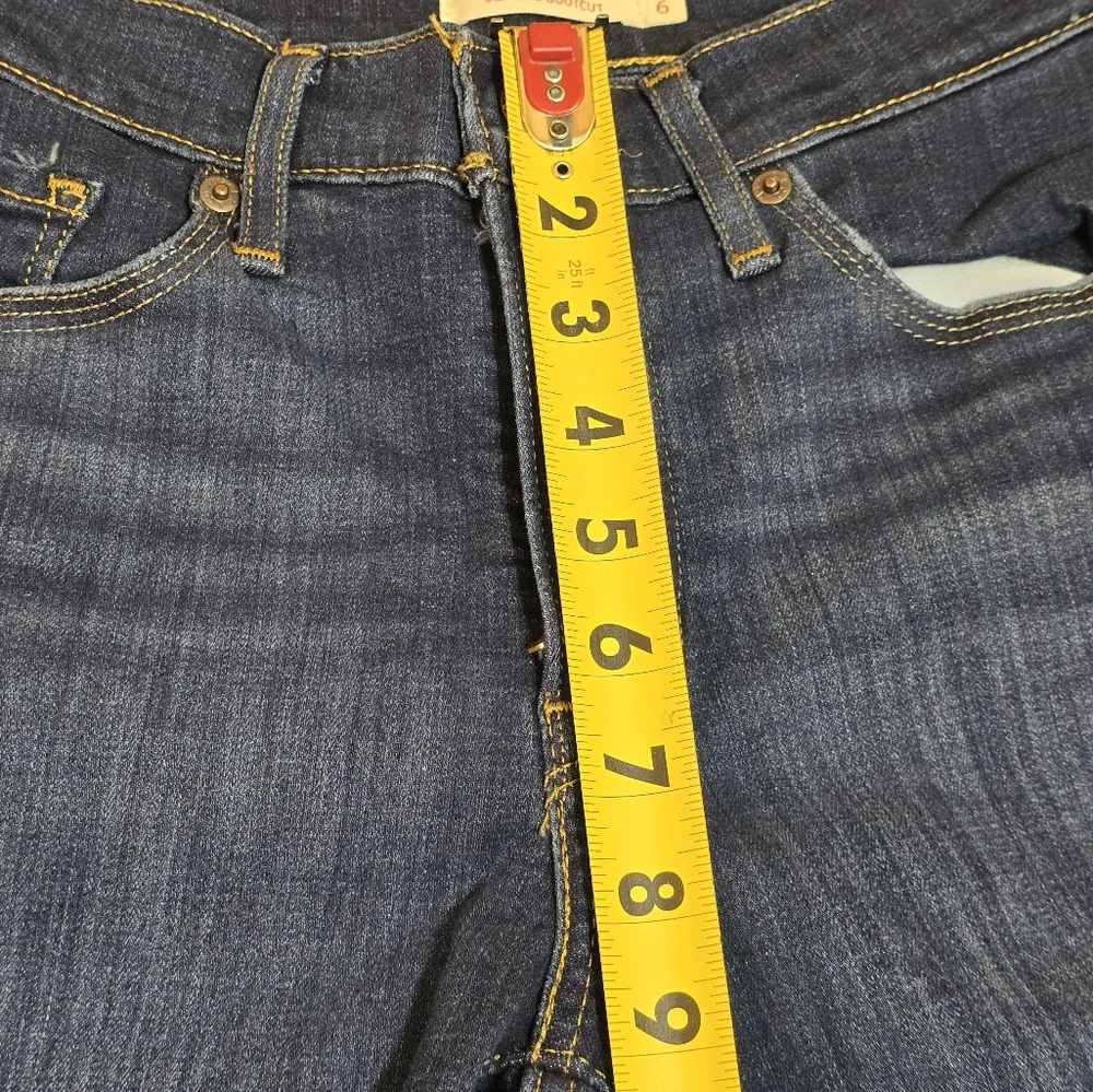Levis Jeans Womens Size 6 W28 L32 Blue Classic Bootcut Dark Wash Denim MidRise - Picture 9 of 16